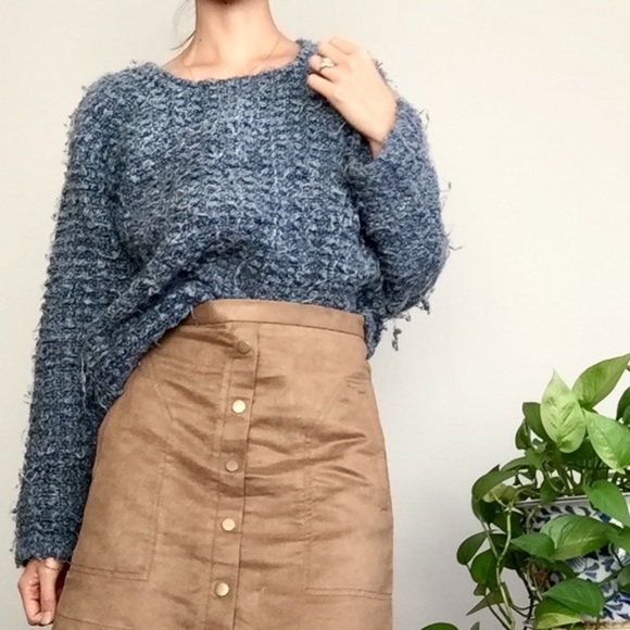 🌟 3 for $12 • H&M • faux suede button-down mini skirt - Picture 2 of 8